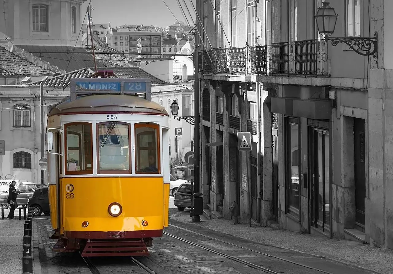 Apartment Romantichome At Alfama'S Heart Lisbon